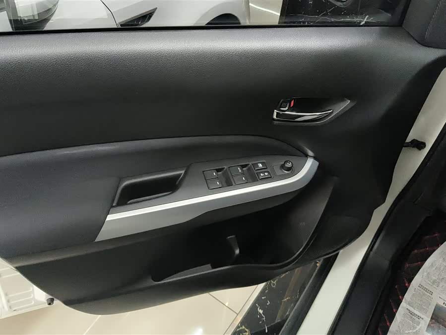 Suzuki Vitara 2019 image de voiture #8