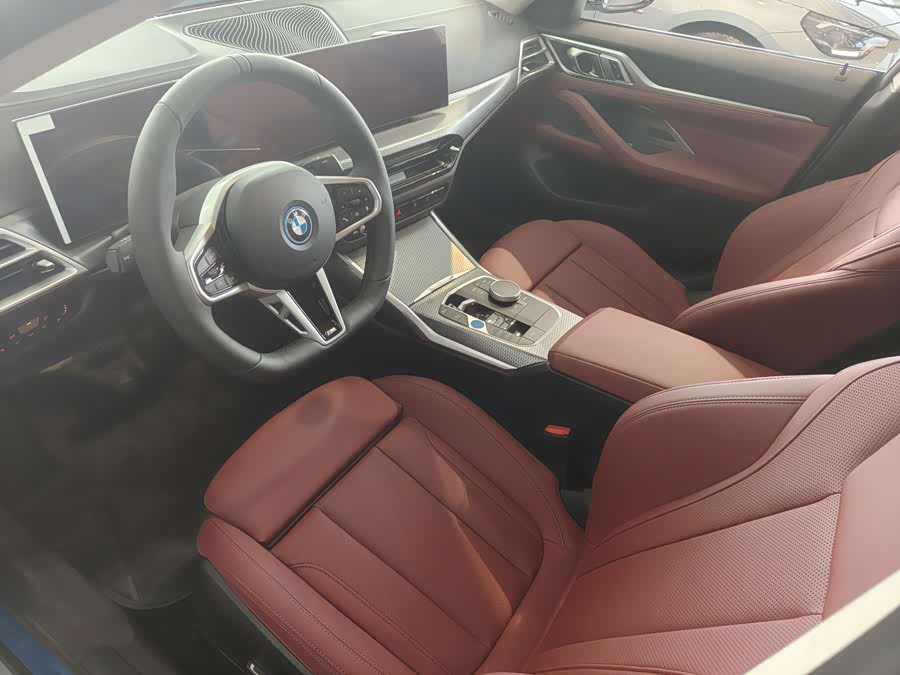BMW i4 2025 image de voiture #8