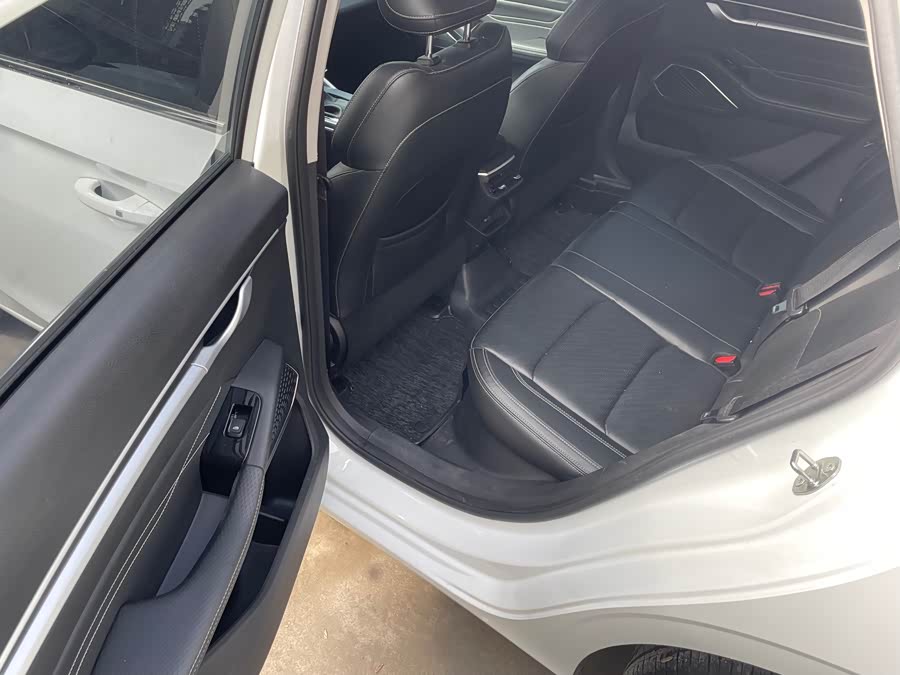 GEELY Emgrand 2023 car image #8