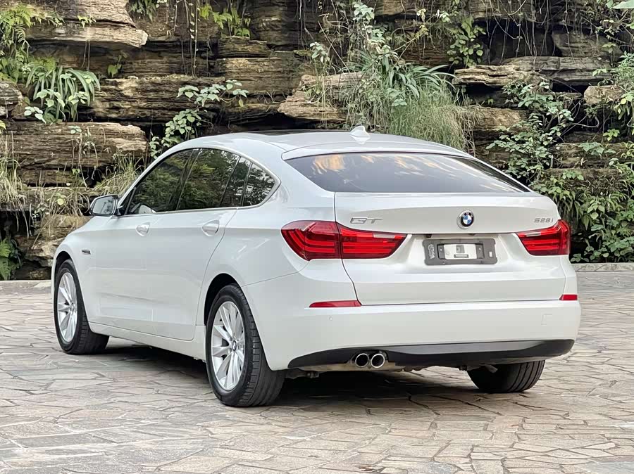 BMW 5 Series GT 2016 صورة سيارة #8