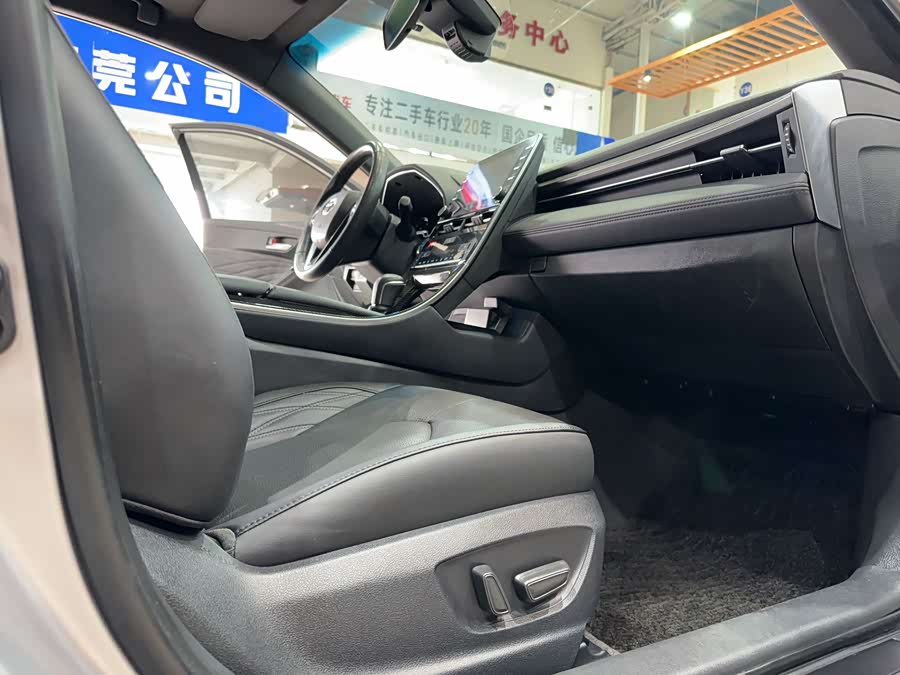 Toyota Avalon 2019 car image #8