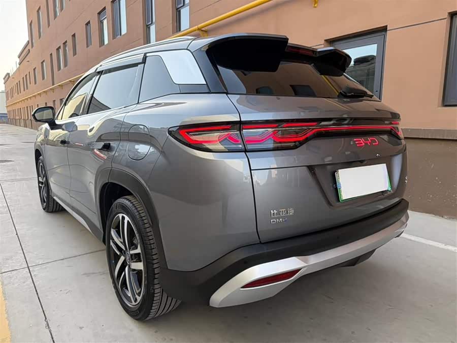 BYD SongL DM-i 2024 #8 BYD SongL DM-i 2024 car image #8