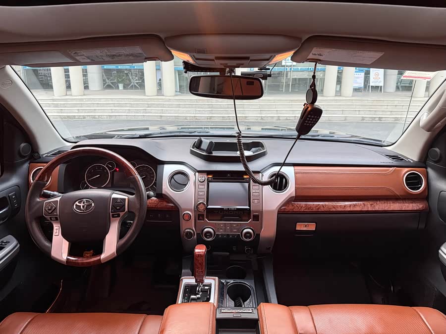 Toyota Tundra 2015 immagine di auto #8