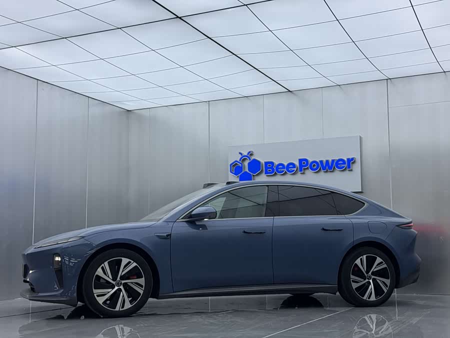 NIO ET5 2022 car image #8