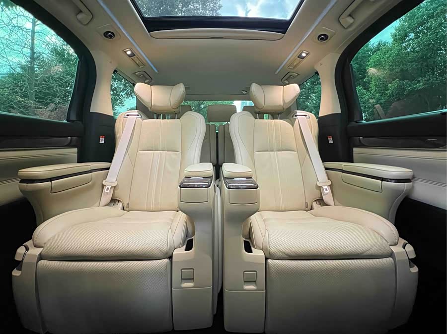 Toyota Alphard 2023 #8 Toyota Alphard 2023 car image #8