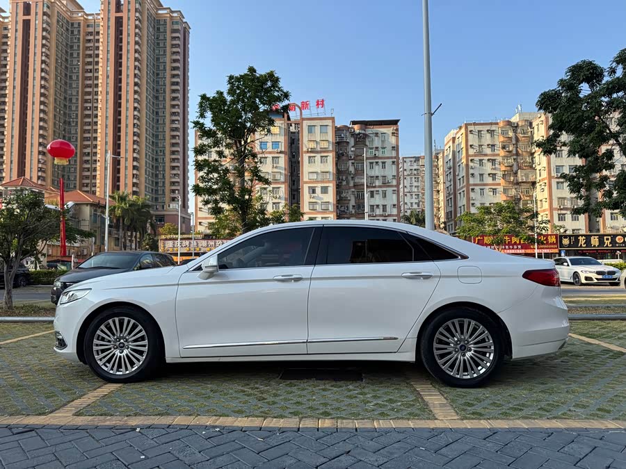 Ford Taurus 2016 car image #8