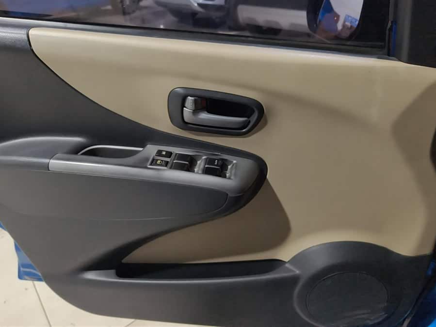 Suzuki 2013 car image #8