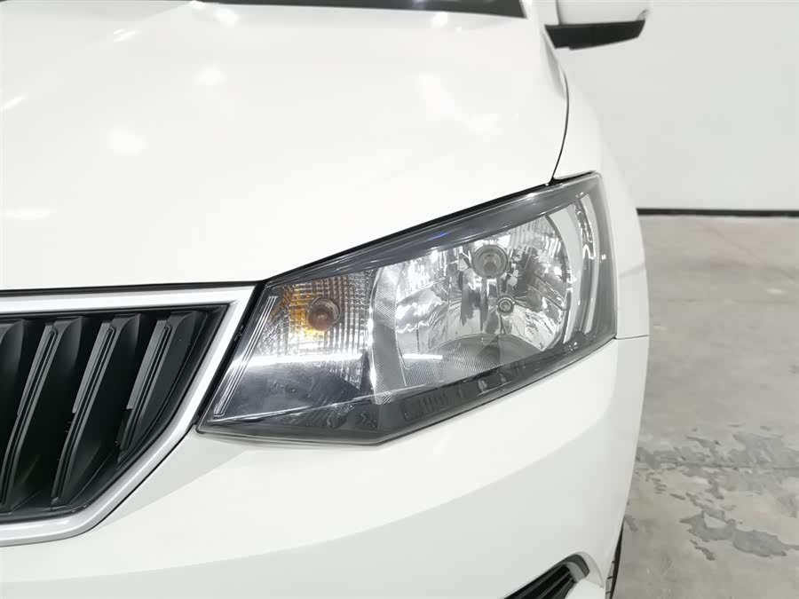 Skoda Fabia 2019 car image #8