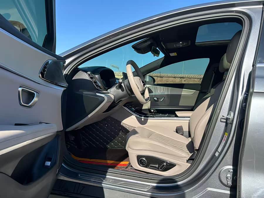 BYD Han 2025 car image #8