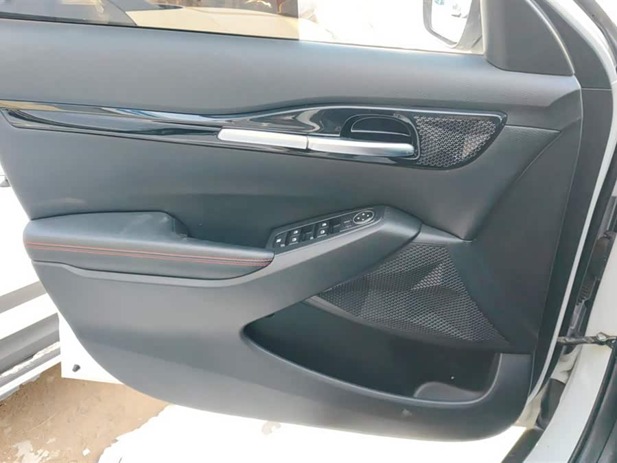 Kia Stonic 2021 car image #8