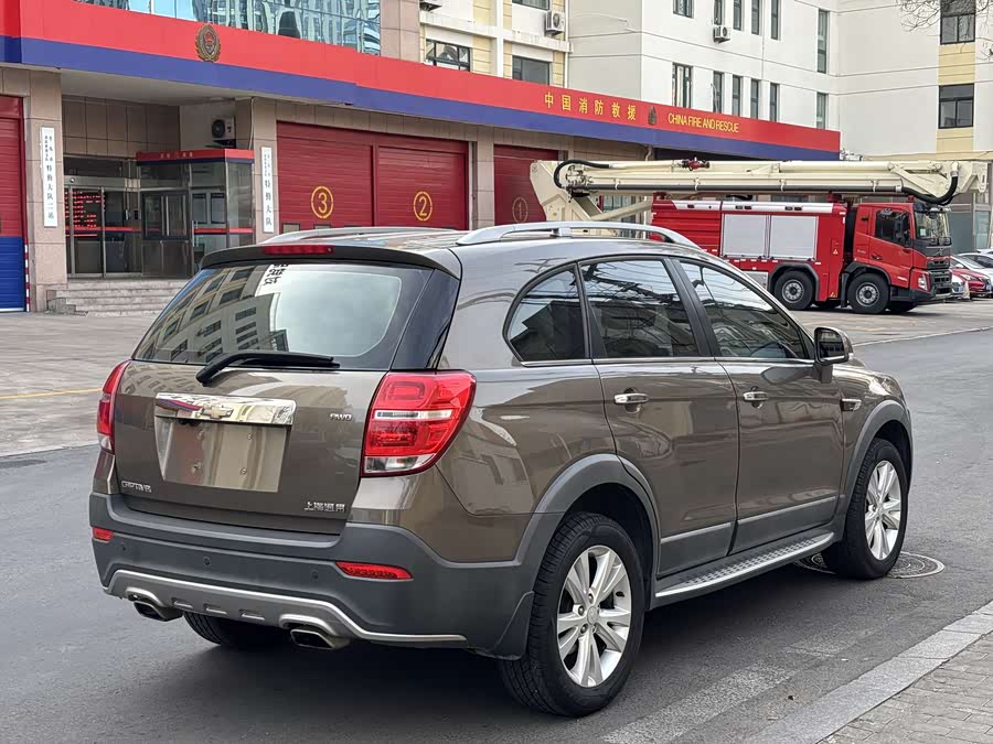 Chevrolet Captiva 2015 car image #8