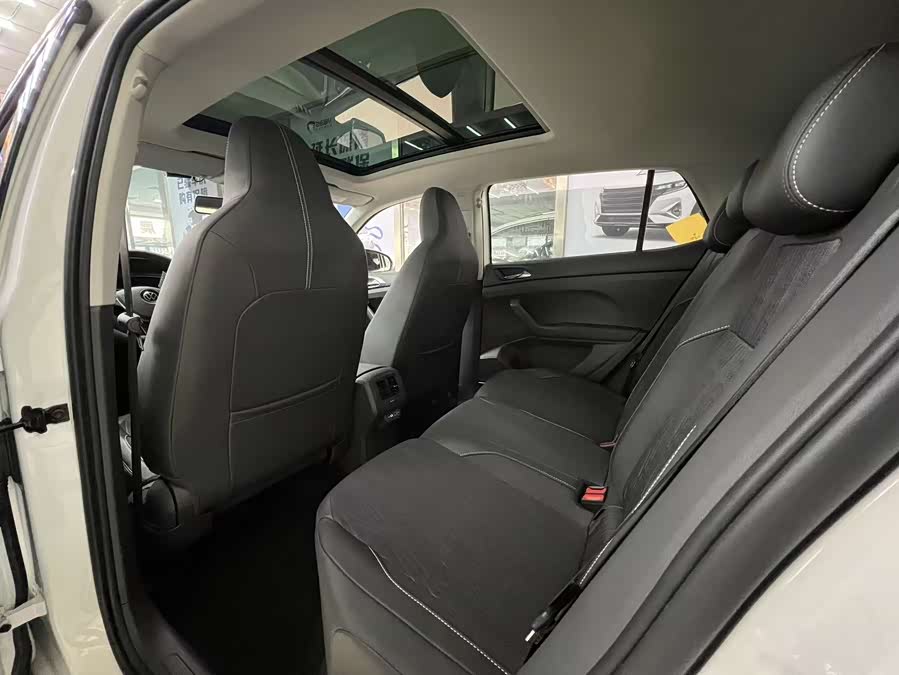Volkswagen T-Cross 2021 car image #8
