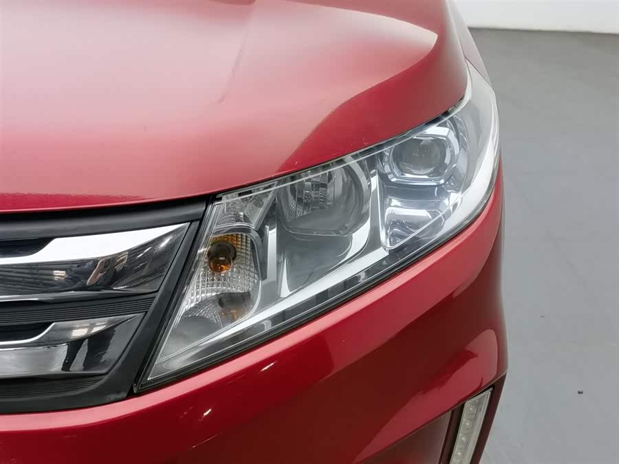 Suzuki Vitara 2017 car image #8