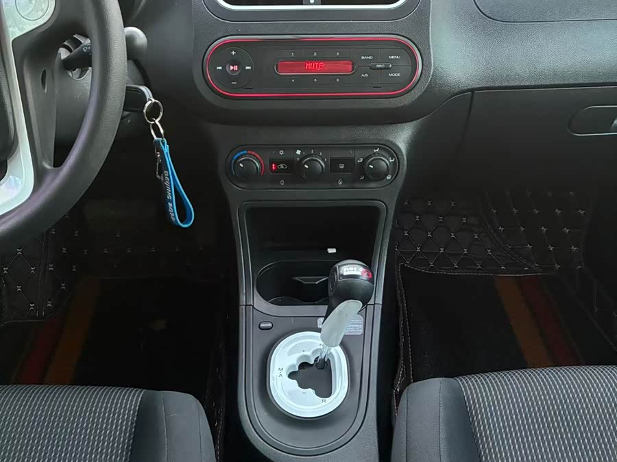 MG 3 2015 car image #8