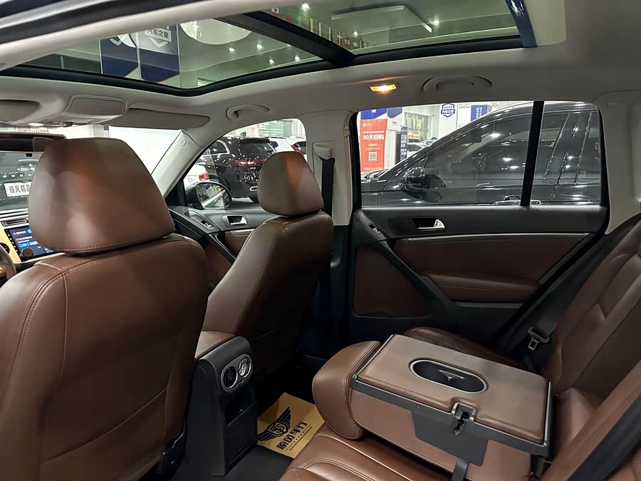 Volkswagen Tiguan 2014 car image #8