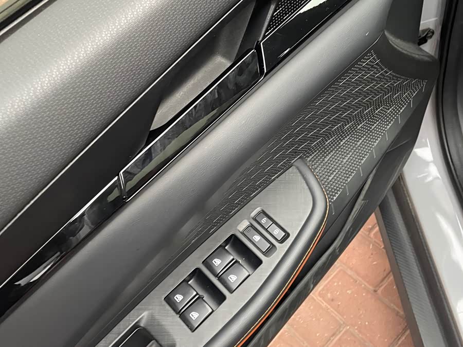 Changan UNI-V 2023 car image #8