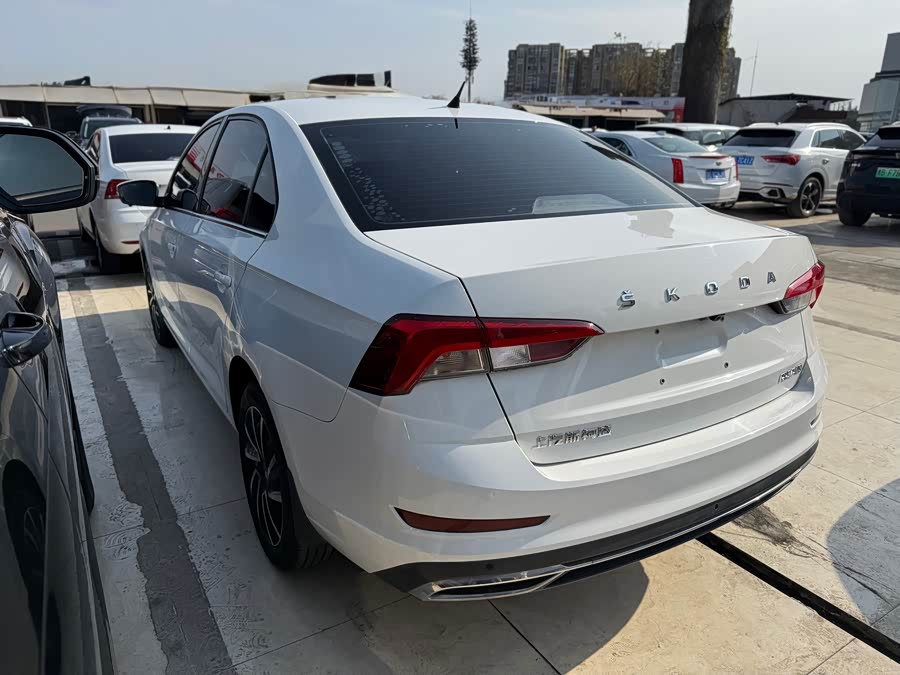 Skoda Rapid 2020 car image #8