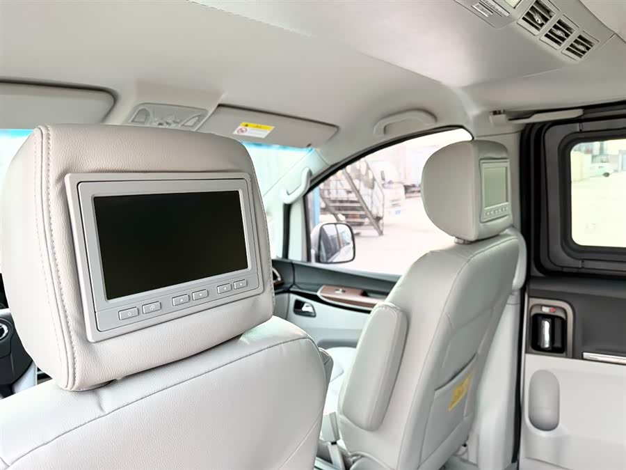 JAC 2018 #8 JAC 2018 car image #8