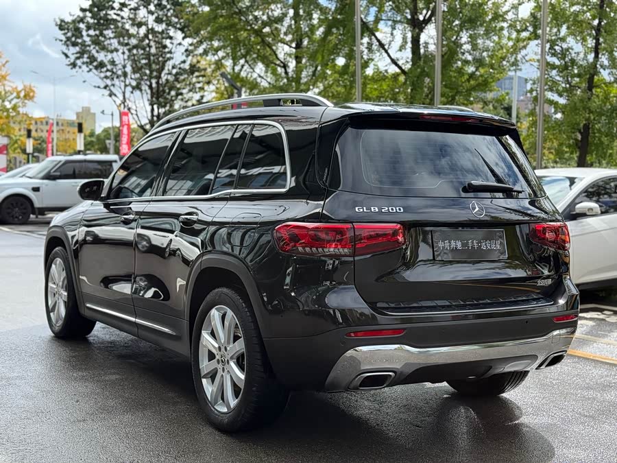 Mercedes-Benz GLB Class 2025 car image #8