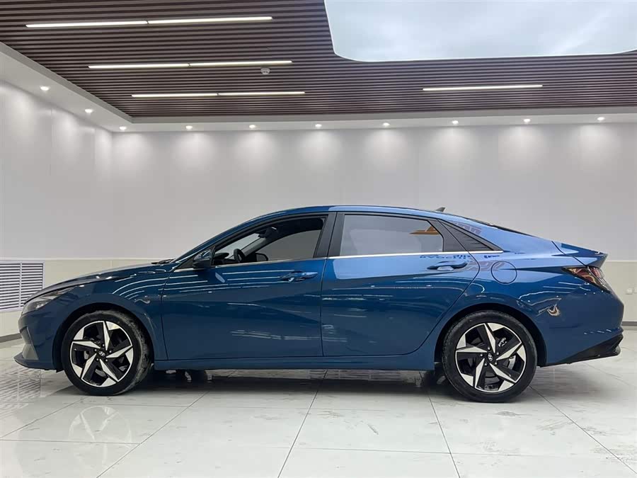 Hyundai Elantra 2022 immagine di auto #8