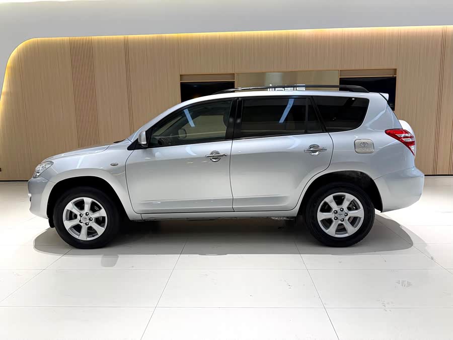 Toyota 2011 #8 Toyota 2011 car image #8