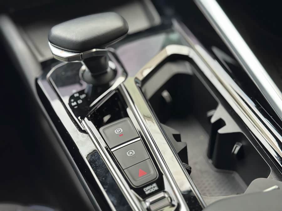 GEELY Preface 2024 car image #8