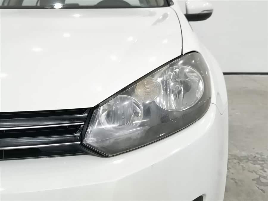 Volkswagen Golf 2011 car image #8