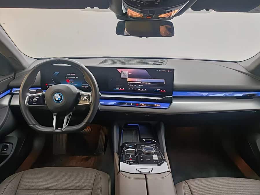 BMW i5 2024 car image #8