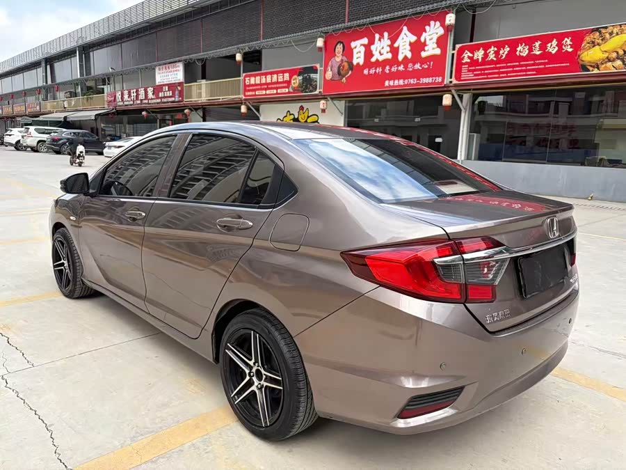 Honda Greiz 2018 صورة سيارة #8