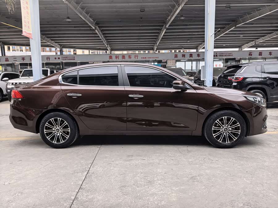 起亚 起亚K4 2014 汽车图片 #8