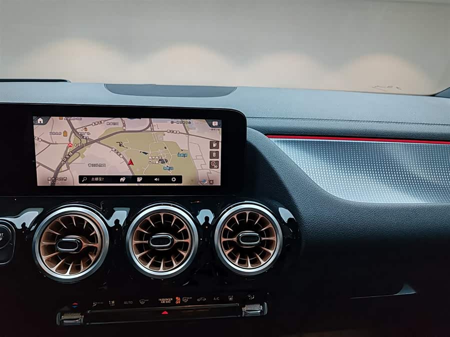 Mercedes-Benz EQA Class 2022 immagine di auto #8