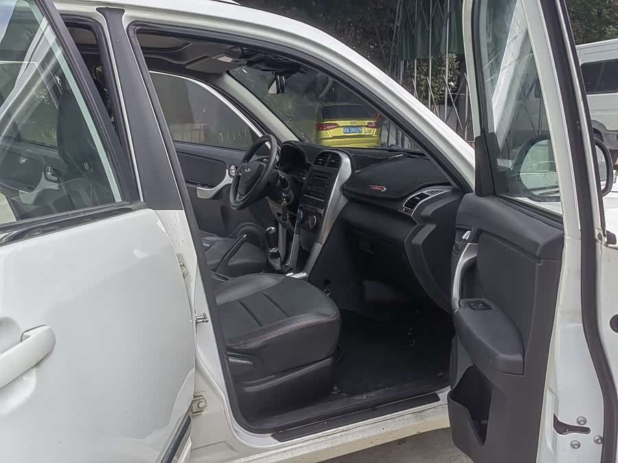 Chery Tiggo 3 2014 car image #8