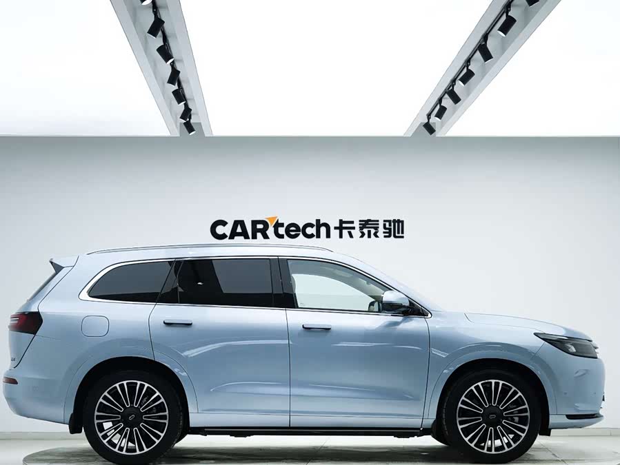 2023 car image #8
