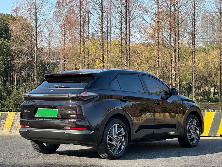 哪吒汽车 哪吒U 2021 #8 哪吒汽车 哪吒U 2021 汽车图片 #8