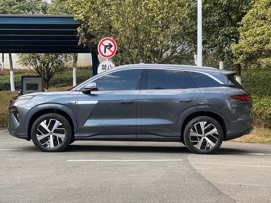 BYD Tang L 2025 #8 BYD Tang L 2025 car image #8