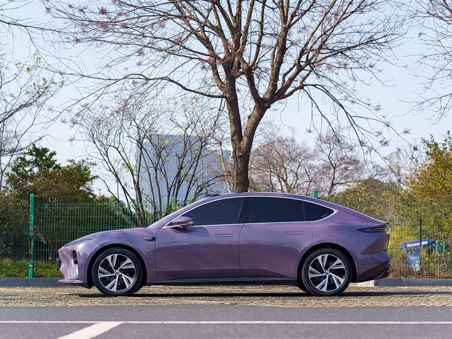 NIO ET5 2023 car image #8