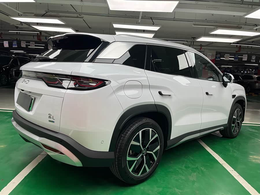 BYD SongL DM-i 2025 car image #8