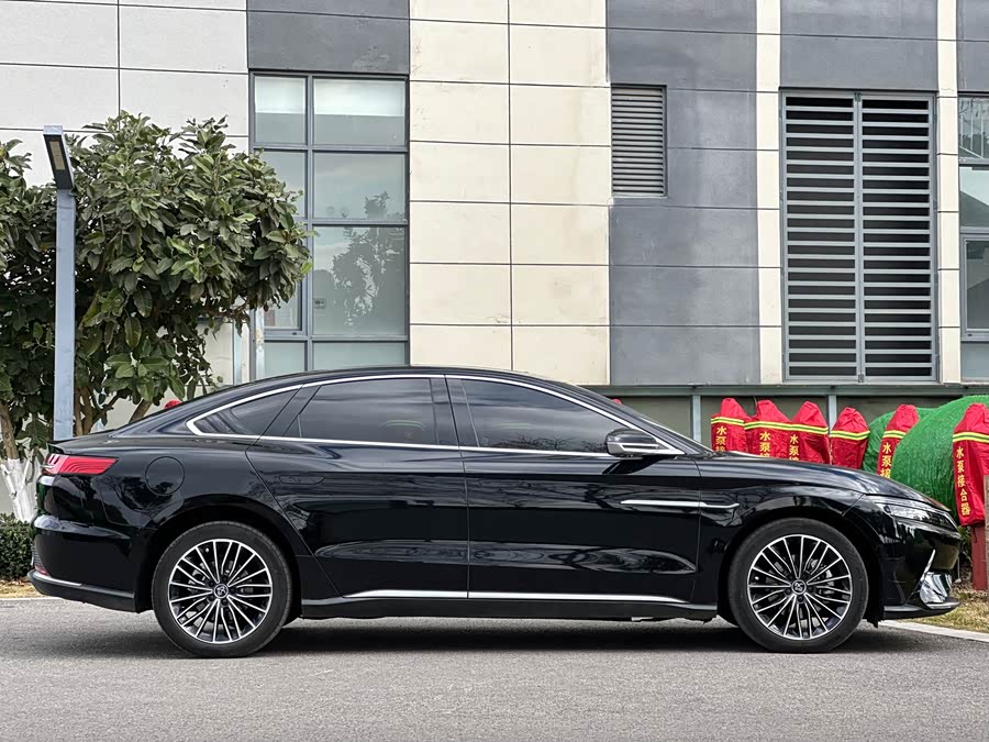 BYD Han 2023 car image #8