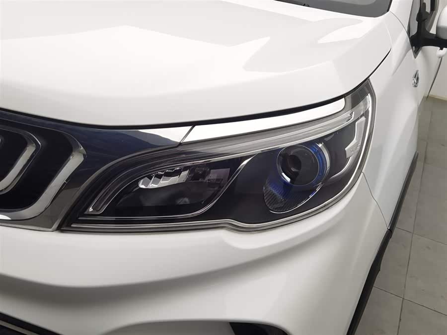 Vision X3 2018 car image #8