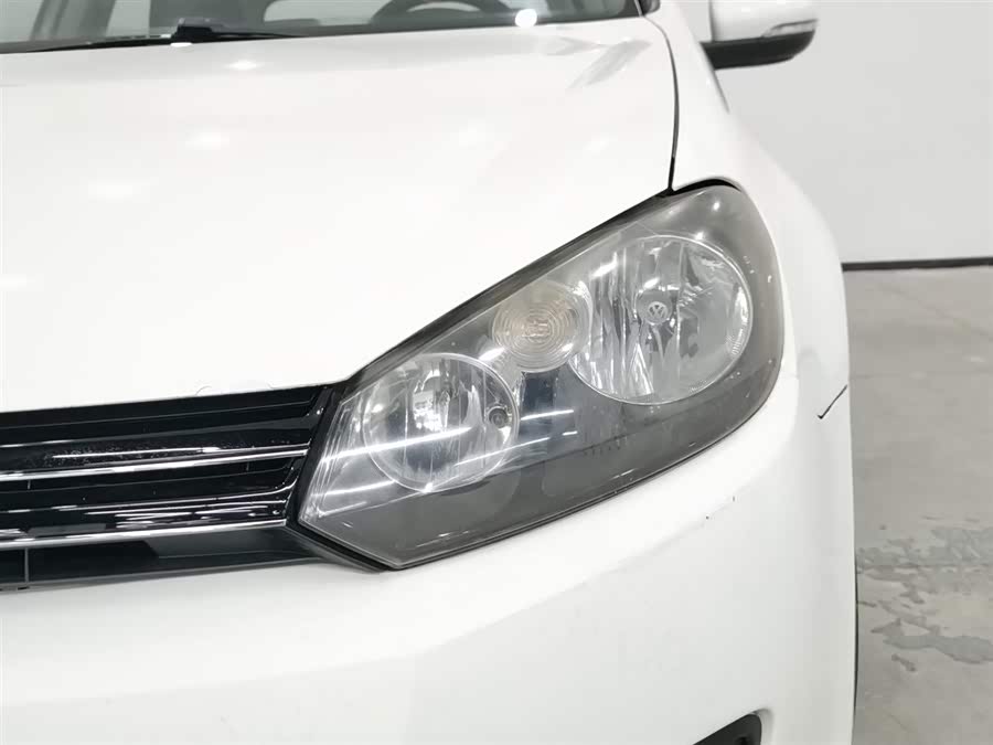 Volkswagen Golf 2013 car image #8