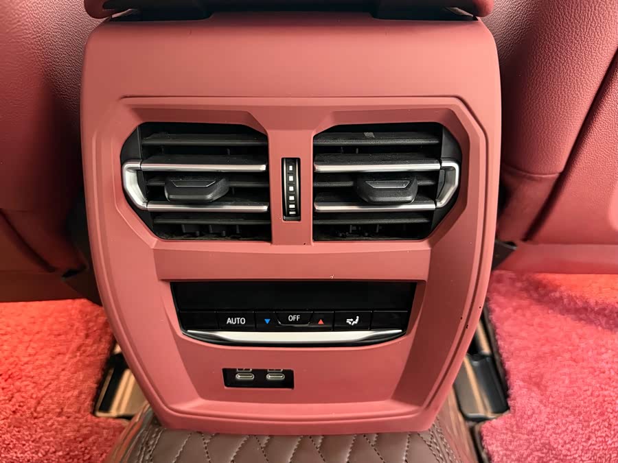 BMW i3 2024 car image #8