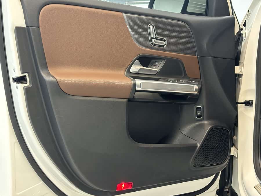 Mercedes-Benz GLB Class 2020 car image #8