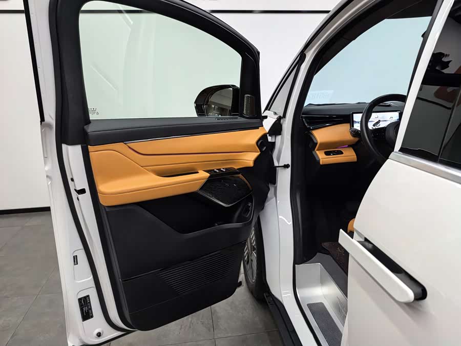 GEELY 2023 #8 GEELY 2023 immagine di auto #8
