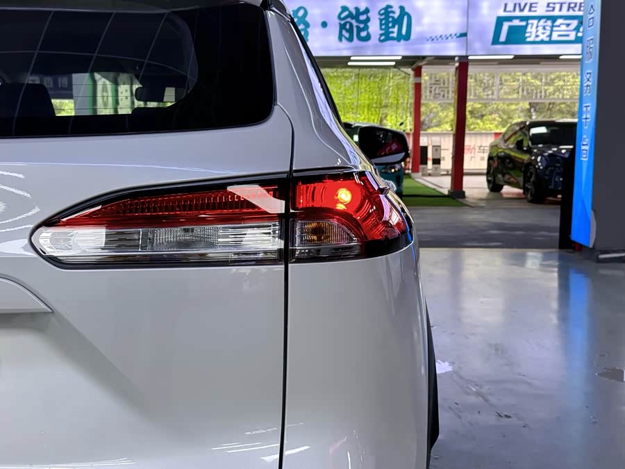 Toyota Corolla Cross 2024 car image #8