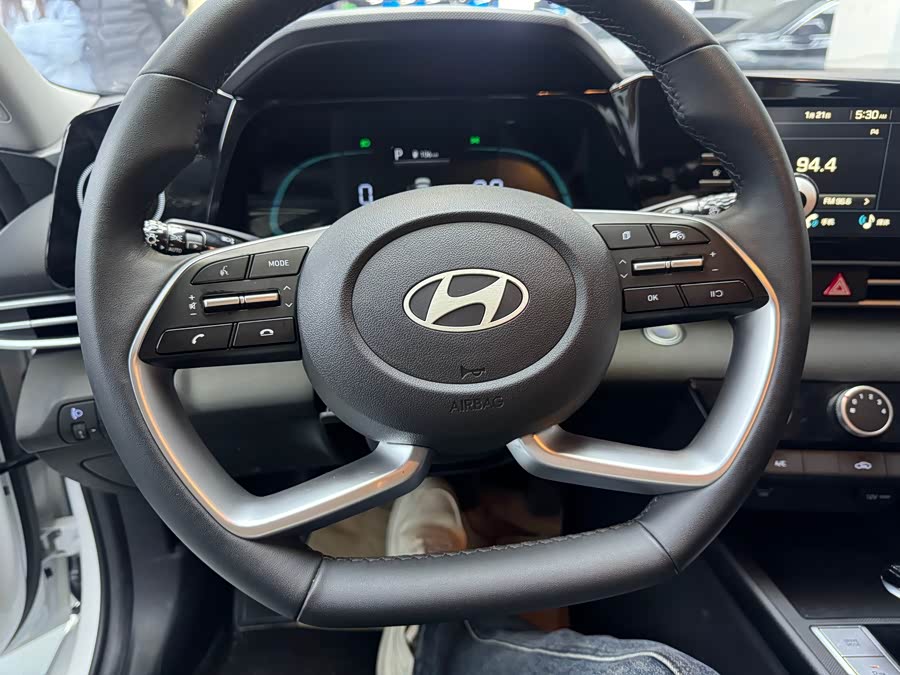 Hyundai Elantra 2023 car image #8