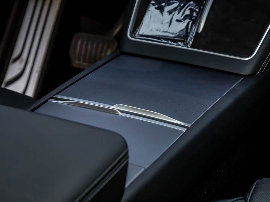 特斯拉 Model Y L 2025 汽车图片 #8