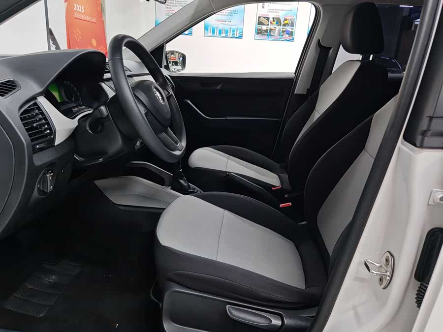 Skoda Fabia 2015 immagine di auto #8