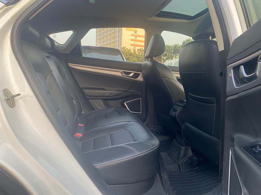 GEELY Emgrand GS 2019 car image #8