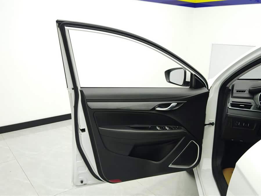 GEELY Emgrand 2021 car image #8