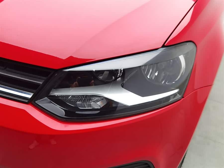 Volkswagen Polo 2017 car image #8